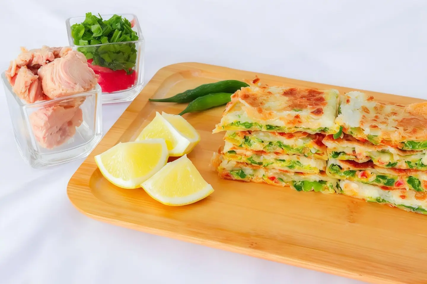 مطبق بالتونه