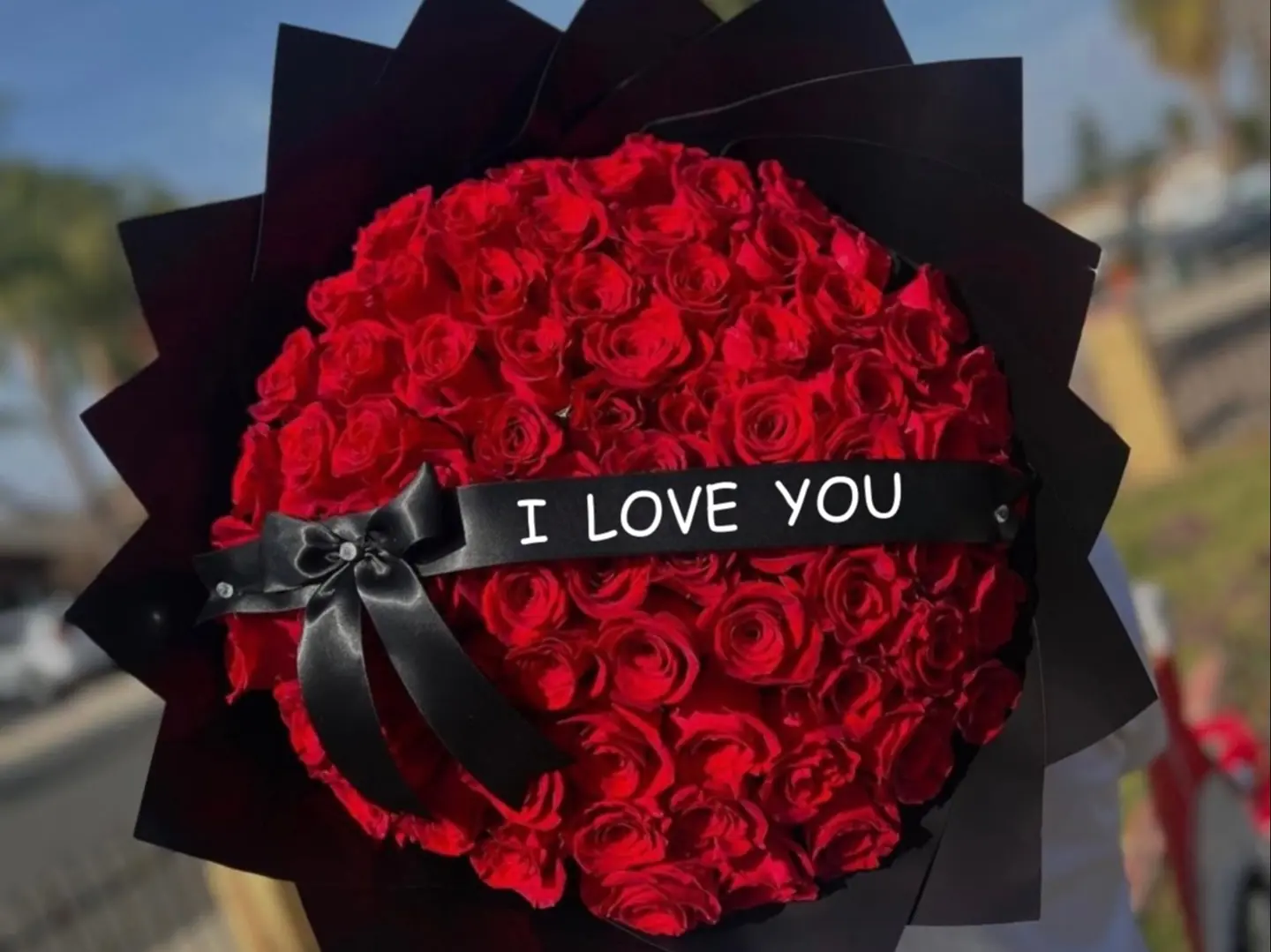 باقة ورز روز أحمر ٣٠ حبة مع عبارة أحبك