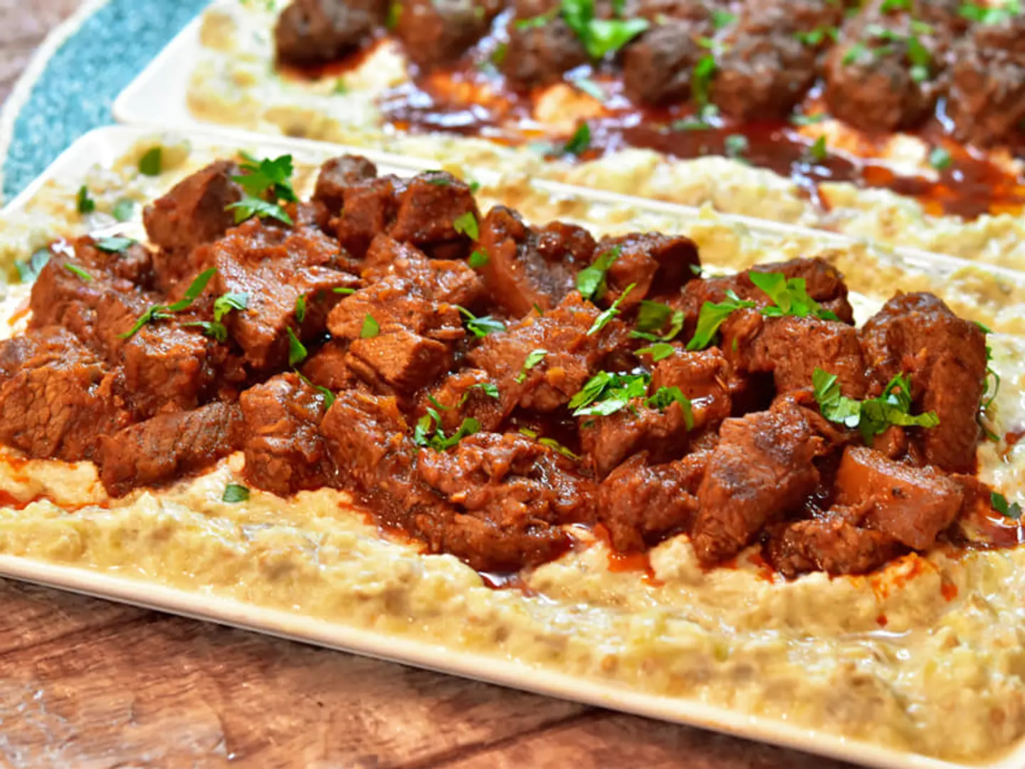 أوصال علي نازك لحم