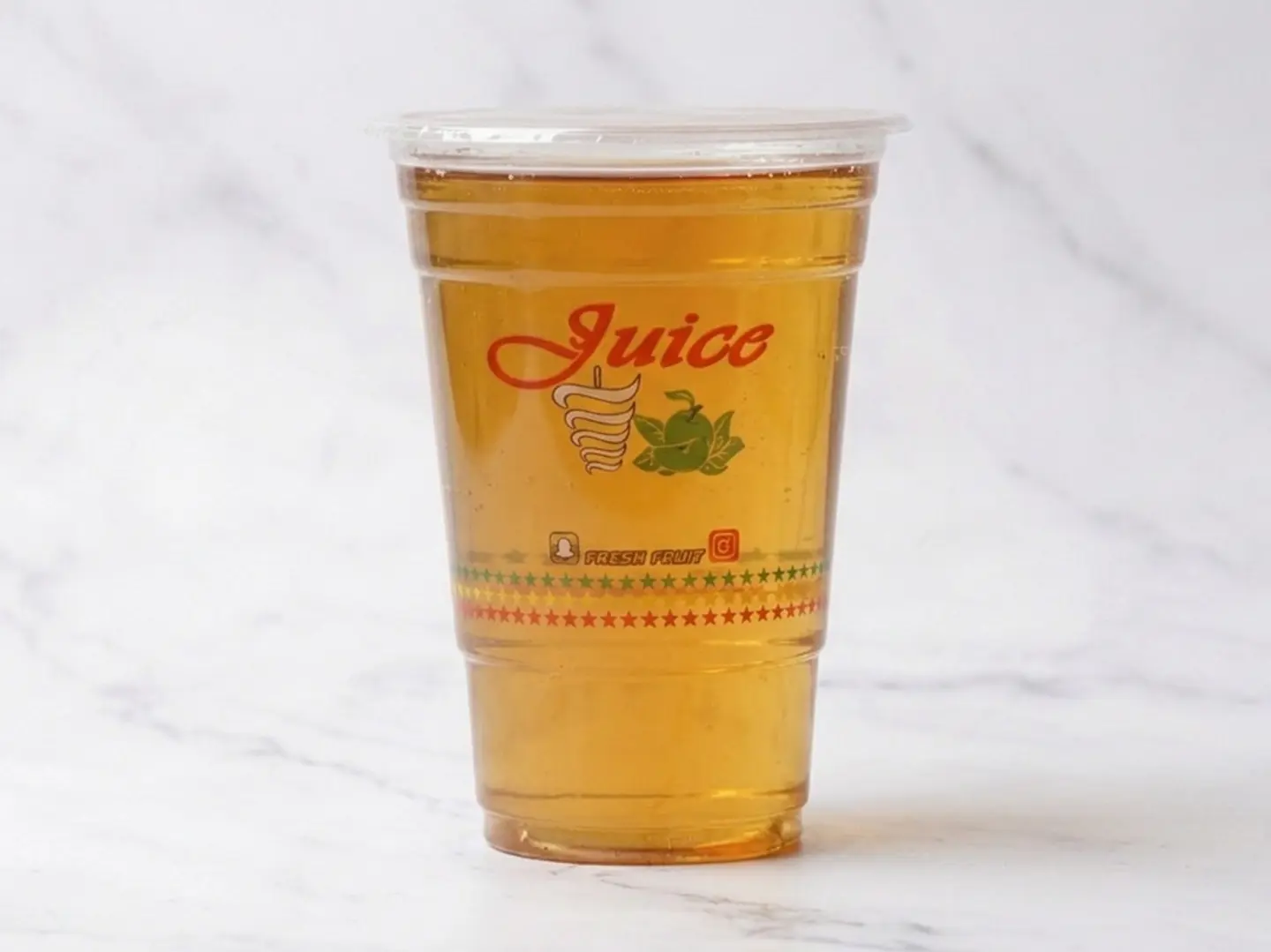 عصير تفاح أحمر صغير