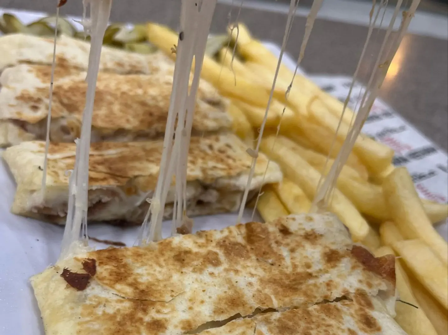 شاورما عربو موزاريلا دجاج