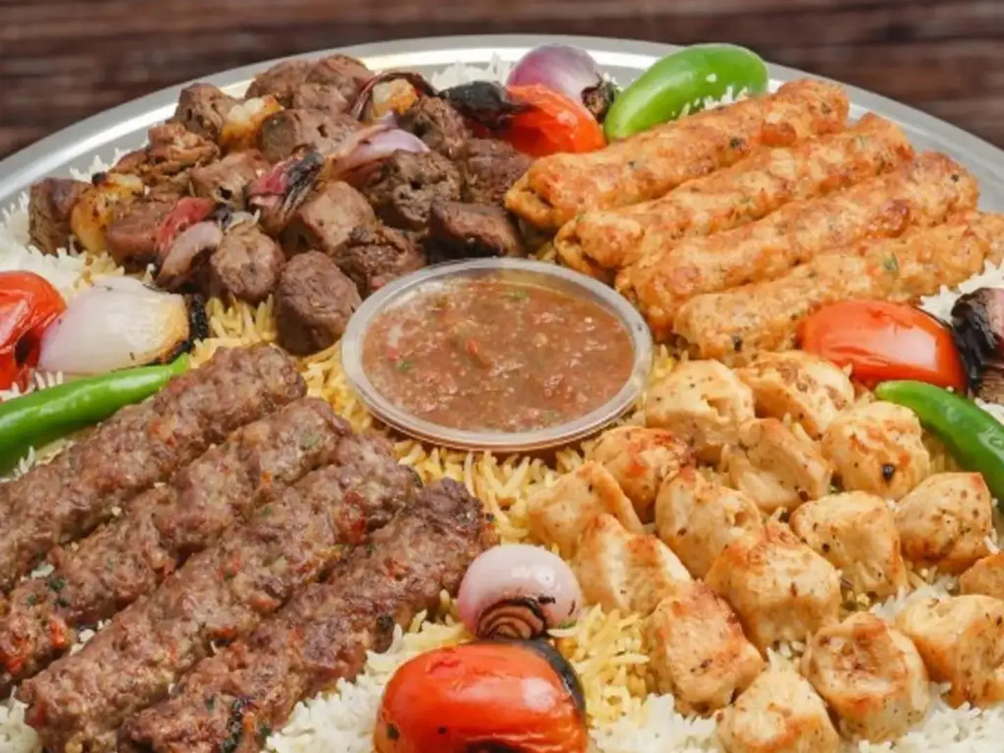 مفطح مشاوي مشكل مع الرز (21سيخ)