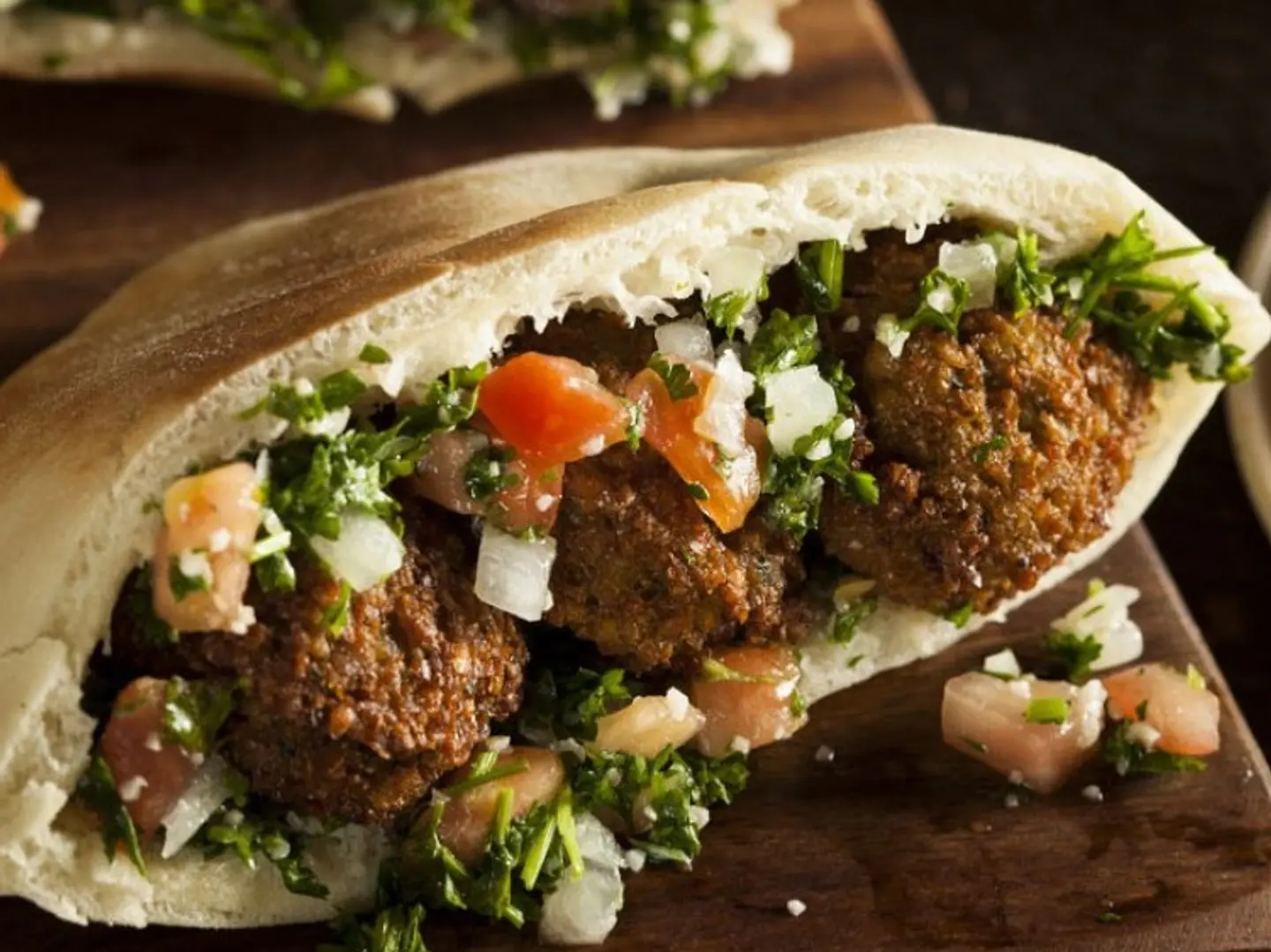 ساندوتش فلافل مشكل عادي (خبز مصري)