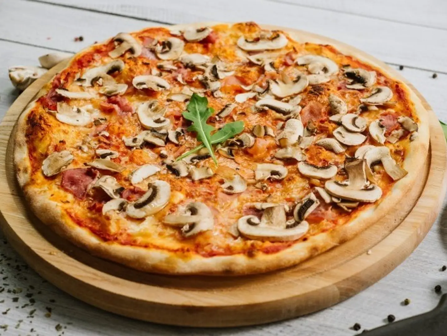 بيتزا مشروم (كبير)