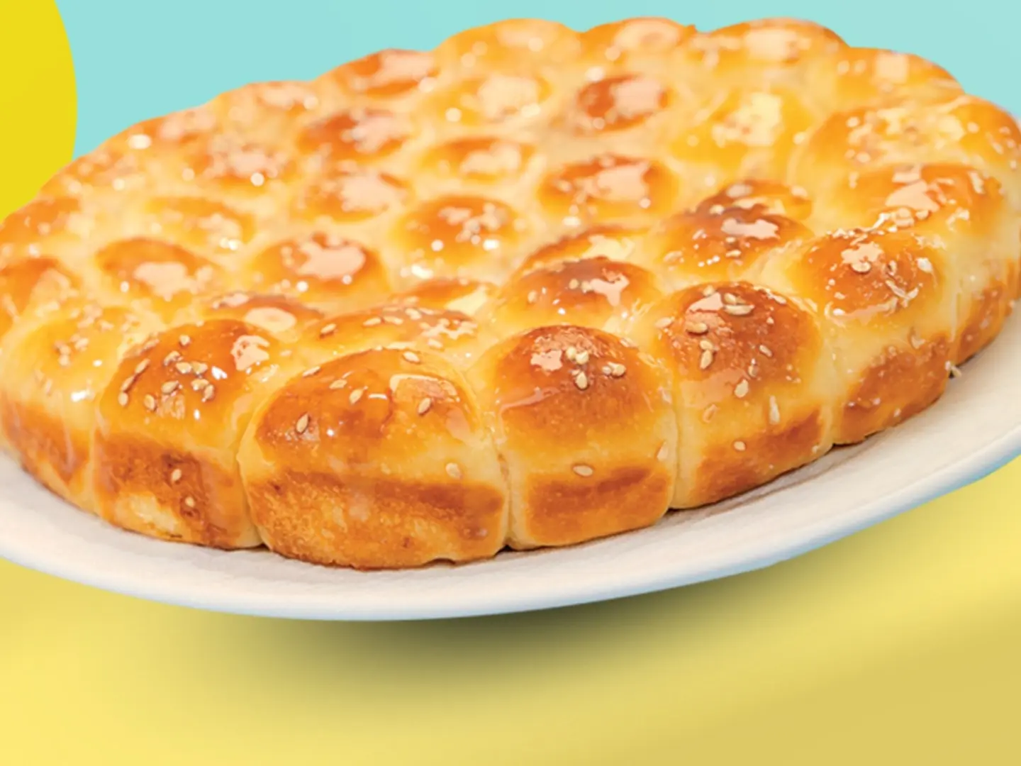 Beehive With Cinnabon - Large