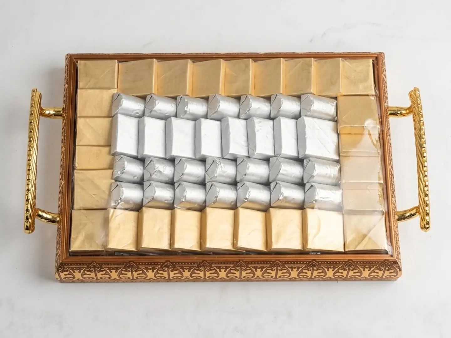 صينية شوكولاتة بلجيكية خاصة للعيد 1201 مربعة