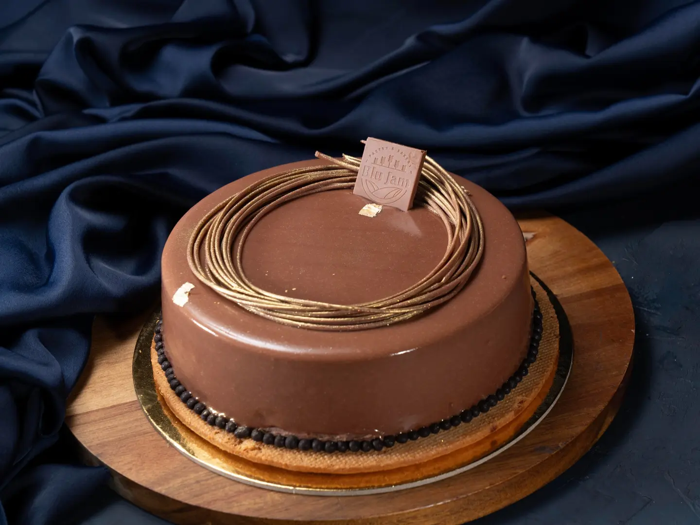 كعكة شوكولاتة ملكية كبيرة