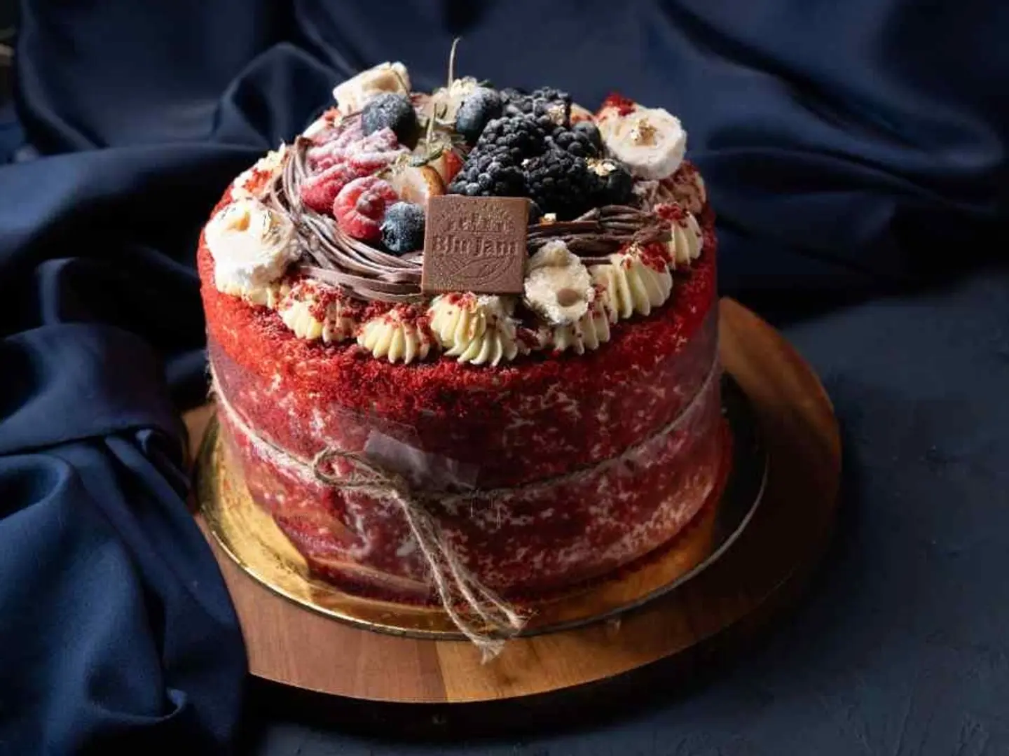 كعكة المخملية الحمراء