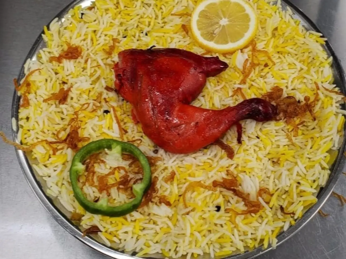 ربع دجاجة حنيذ فخذ