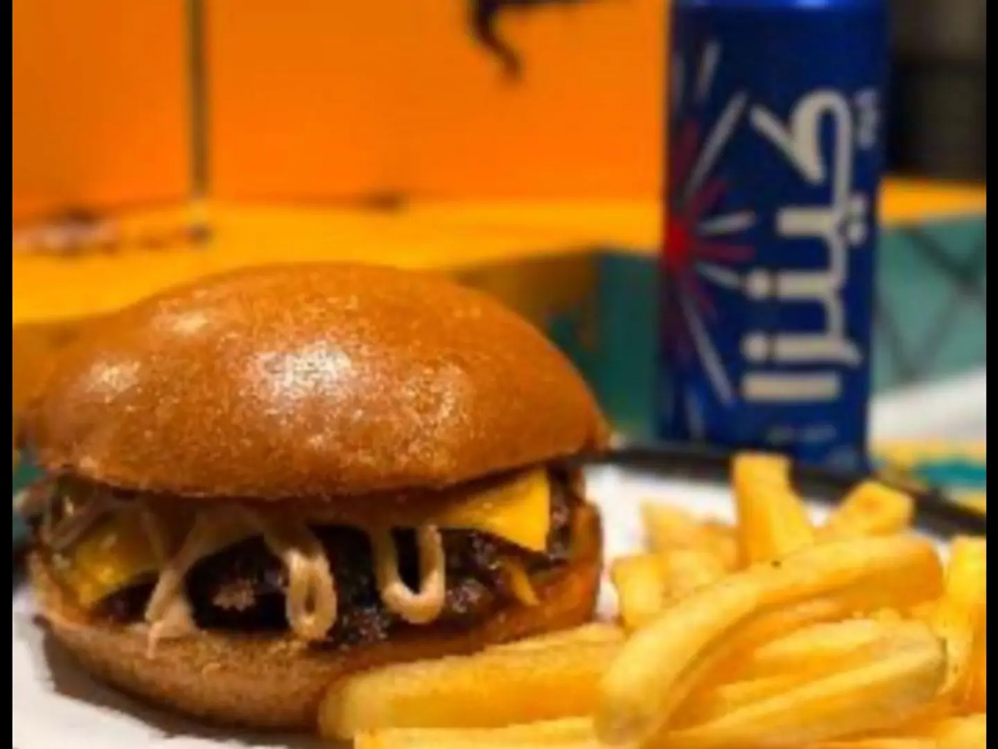 ‏لحم برجر وجبة