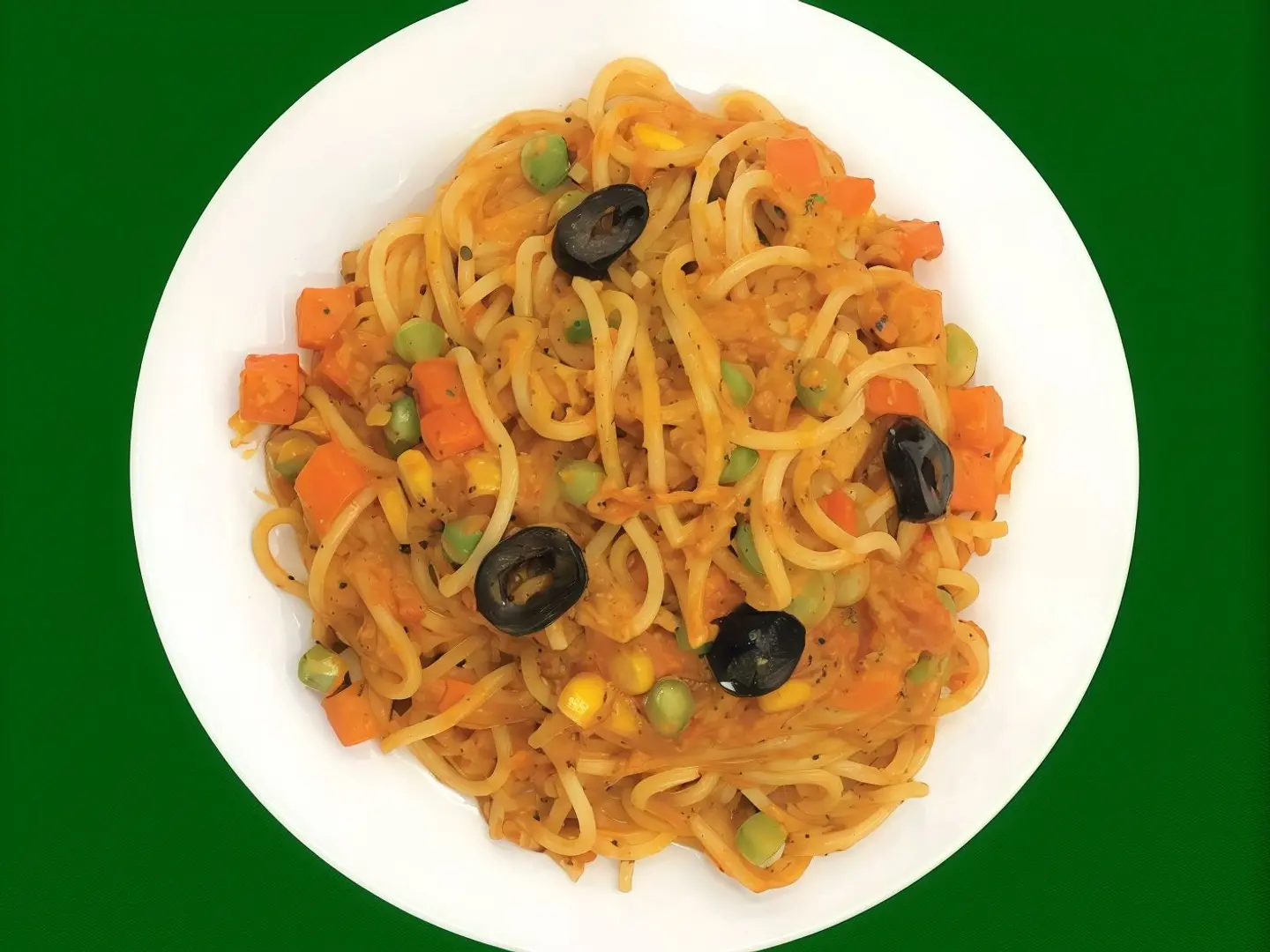 Red Spaghetti Pasta With Chicken Slice