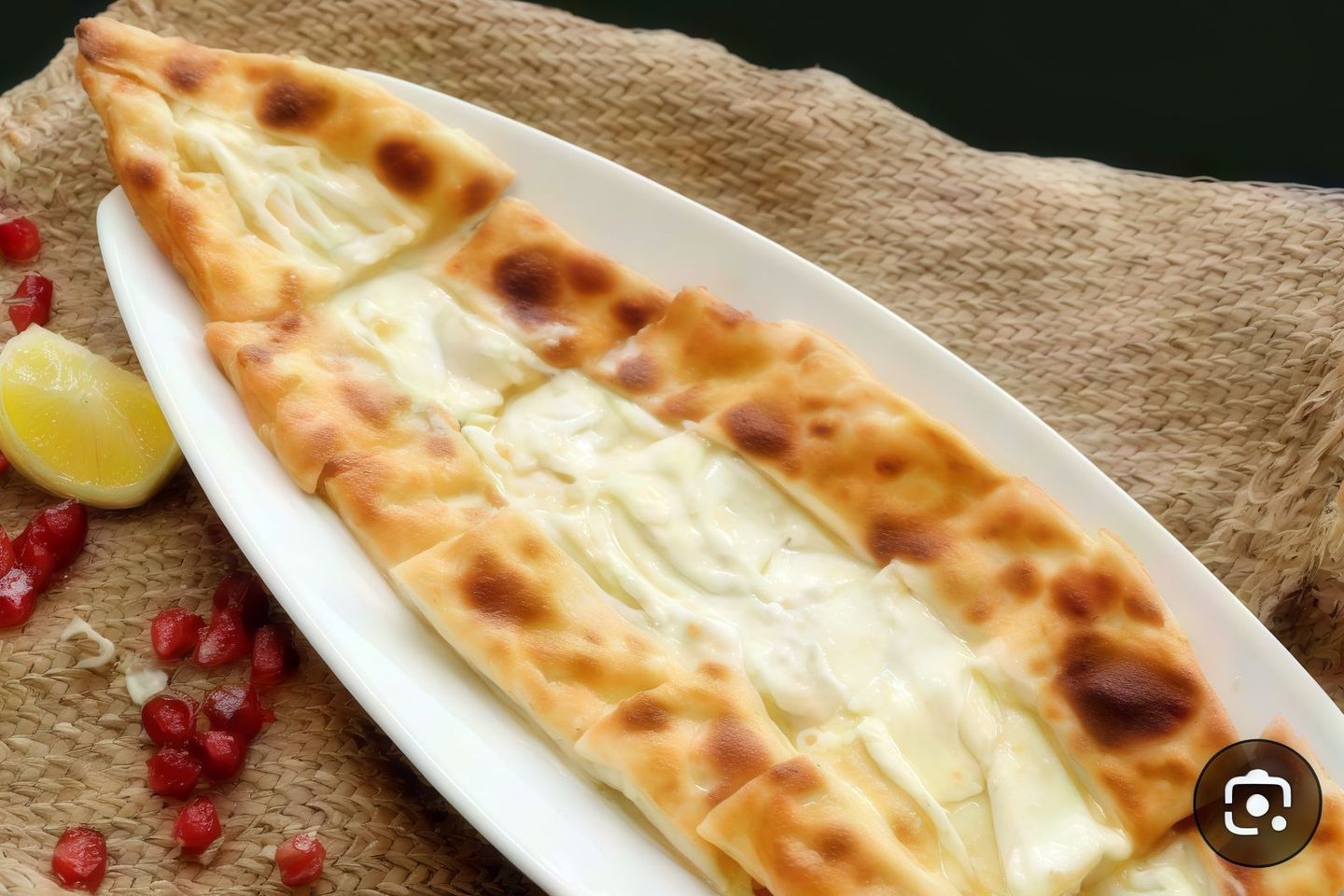 لبنة بالموزاريلا