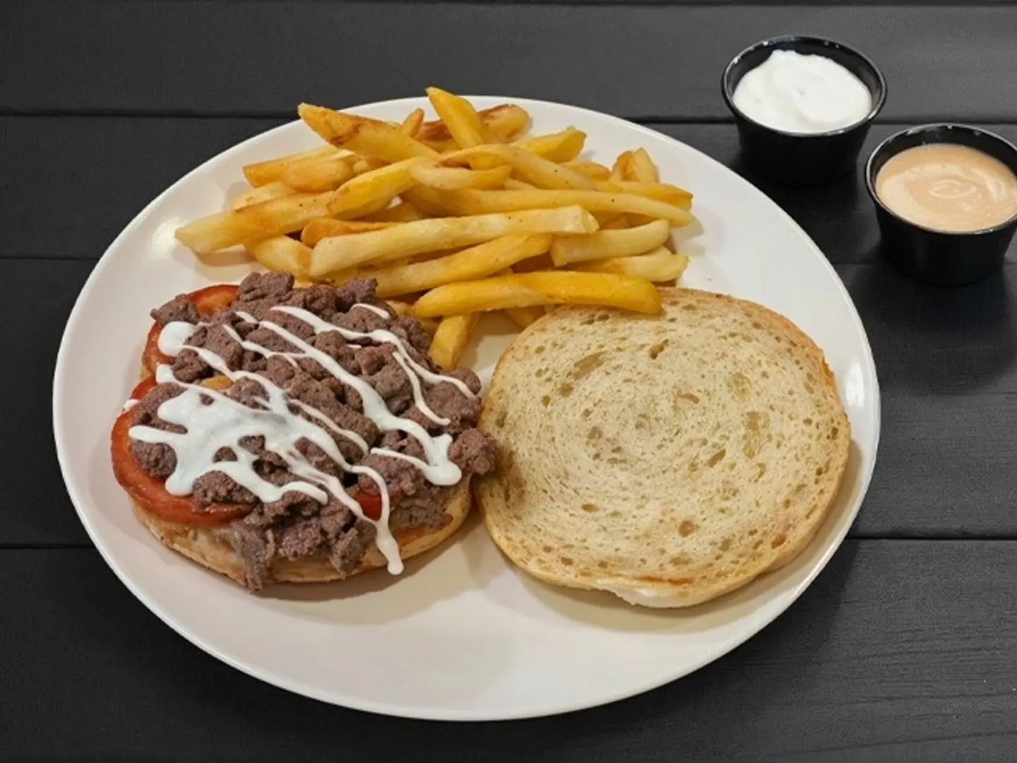 شاندوتش كفته مشوي مع البطاطس