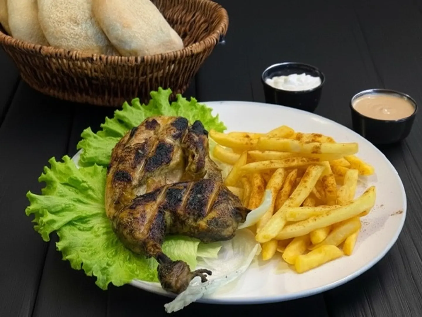 نص حبه دجاج مشوي مع البطاطس