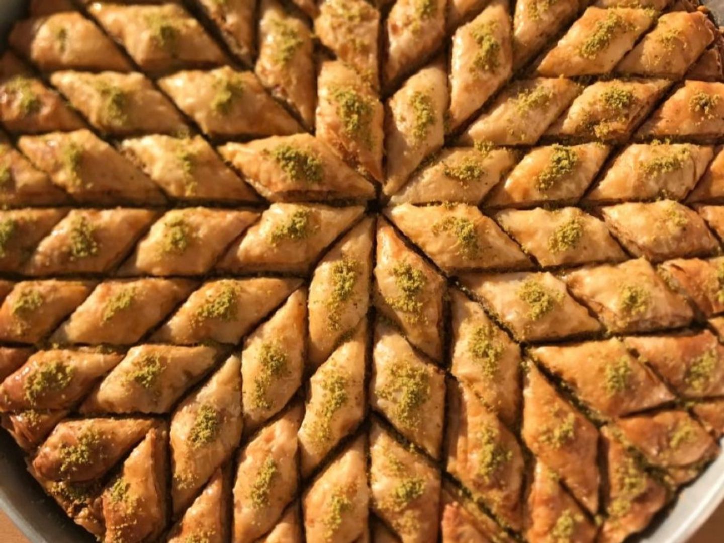 بقلاوة قطع بالفستق - كيلو