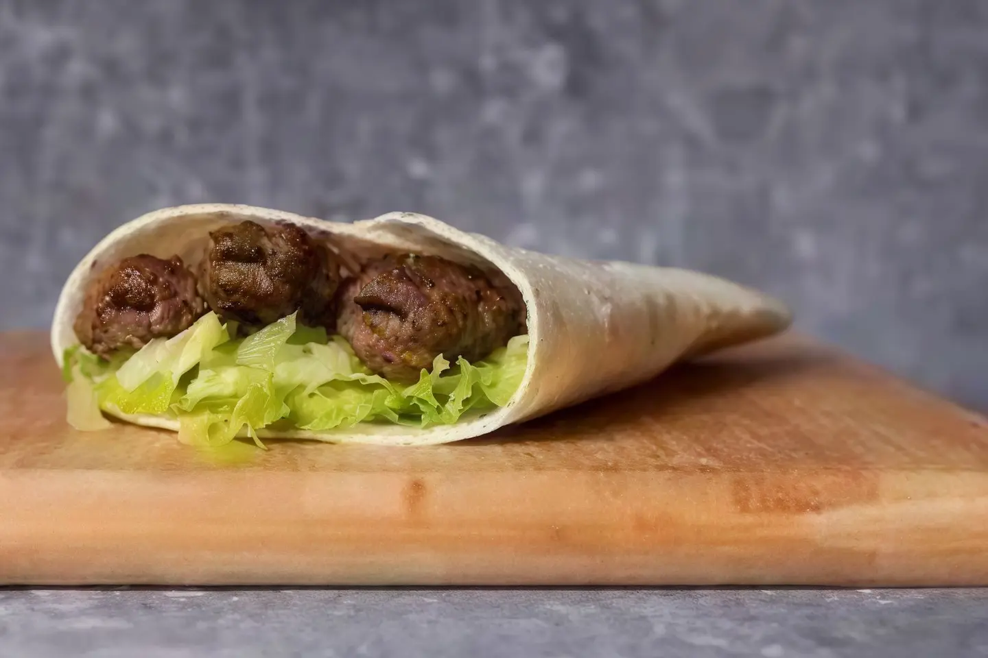 ساندويش كباب لحم