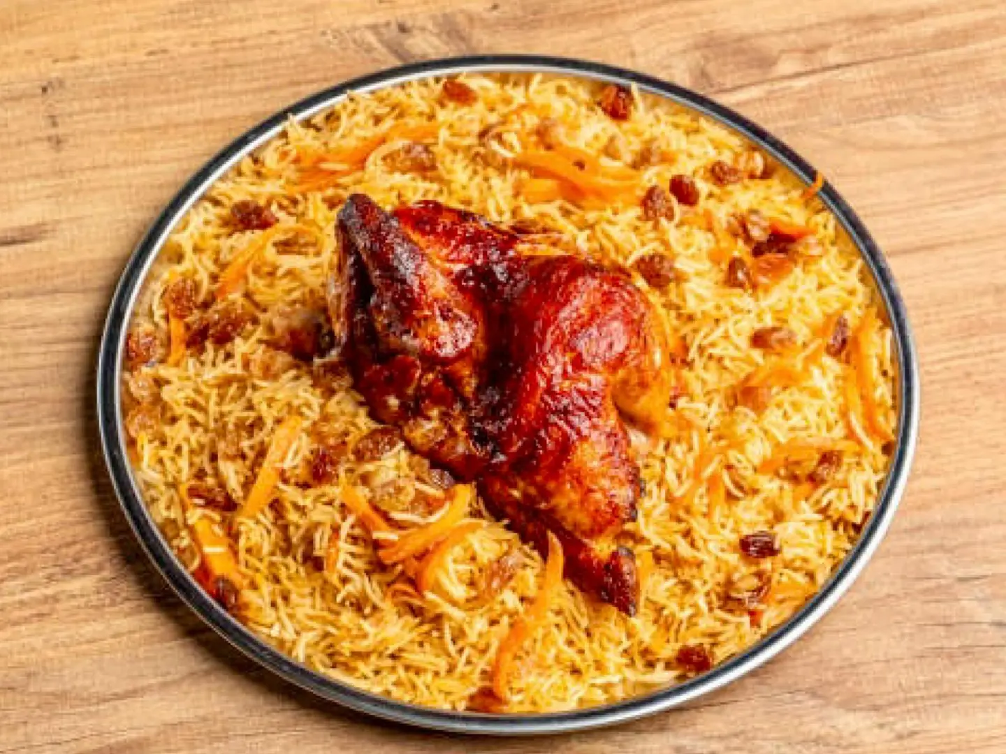 نصف دجاجة شواية مع الأرز - أرز أبيض