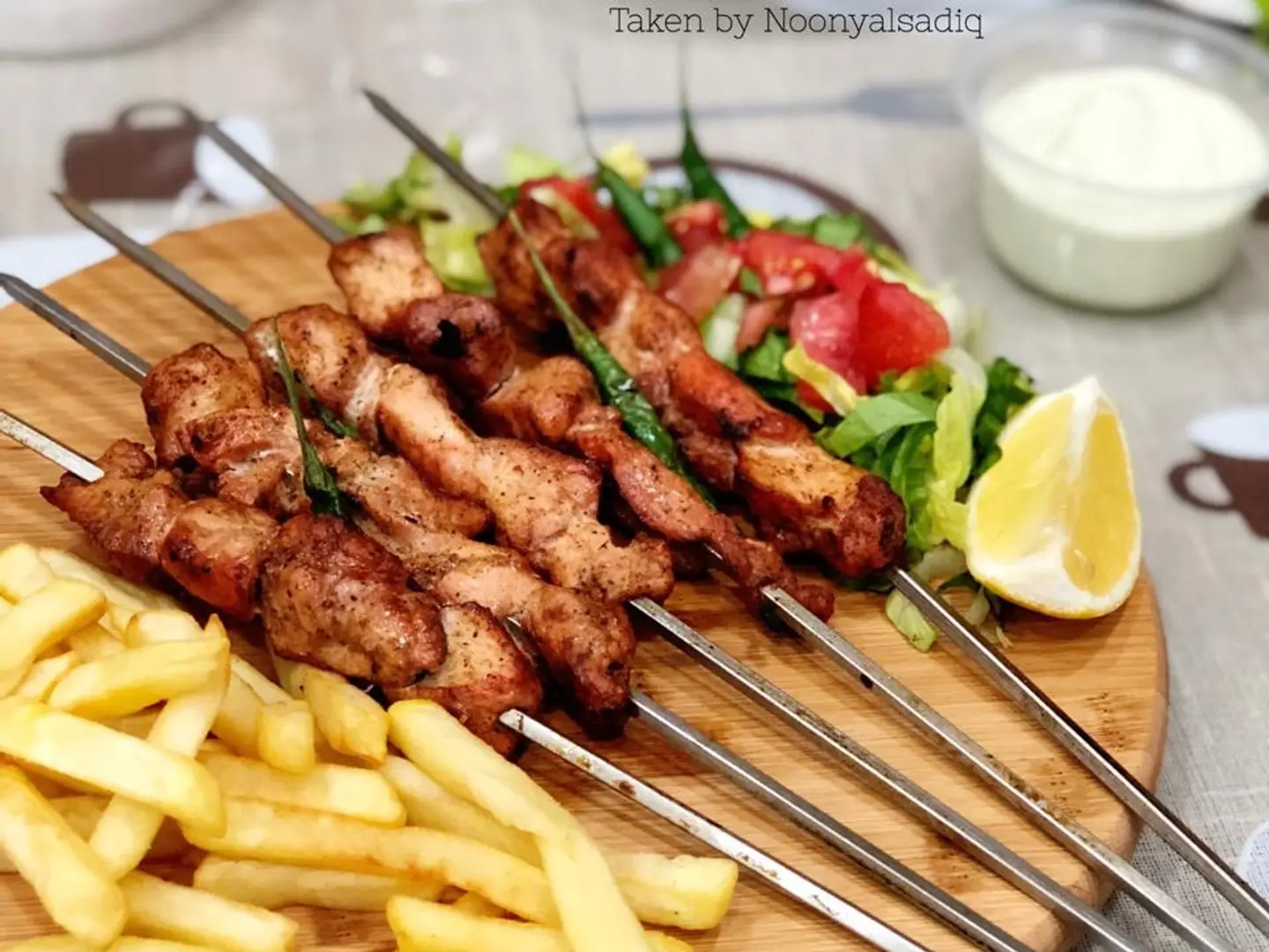 صحن سيخ أوصال دجاج