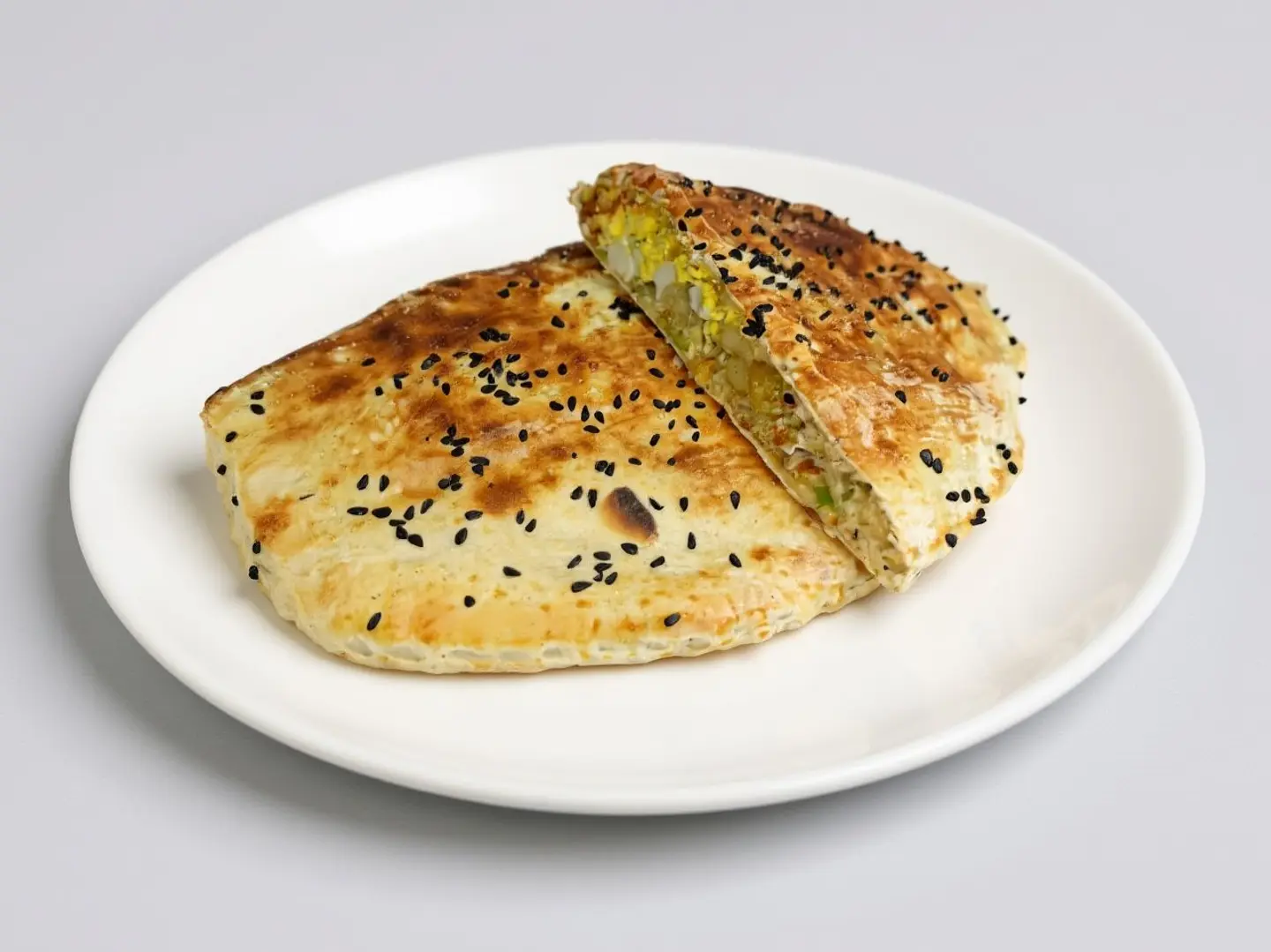 فطيرة فلافل سبيشل جبنتين حمص بيض