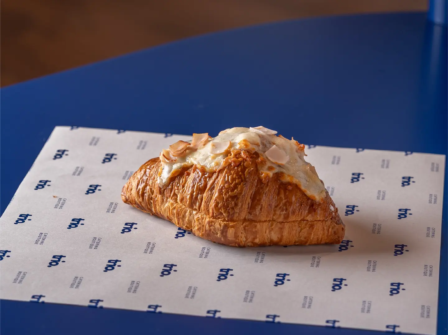 كرواسون باللوز