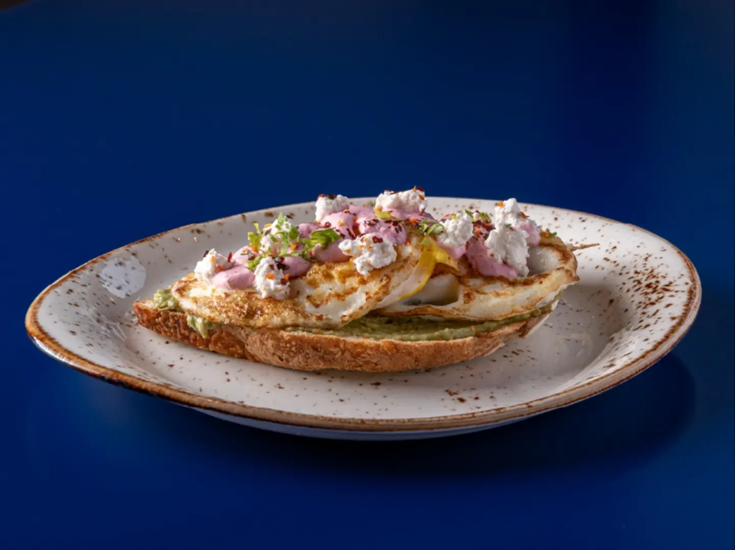 بيض أورينتال مع حبز سوردو