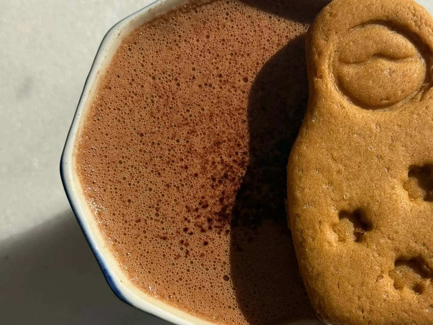 شوكولاتة ساخنة داكنة