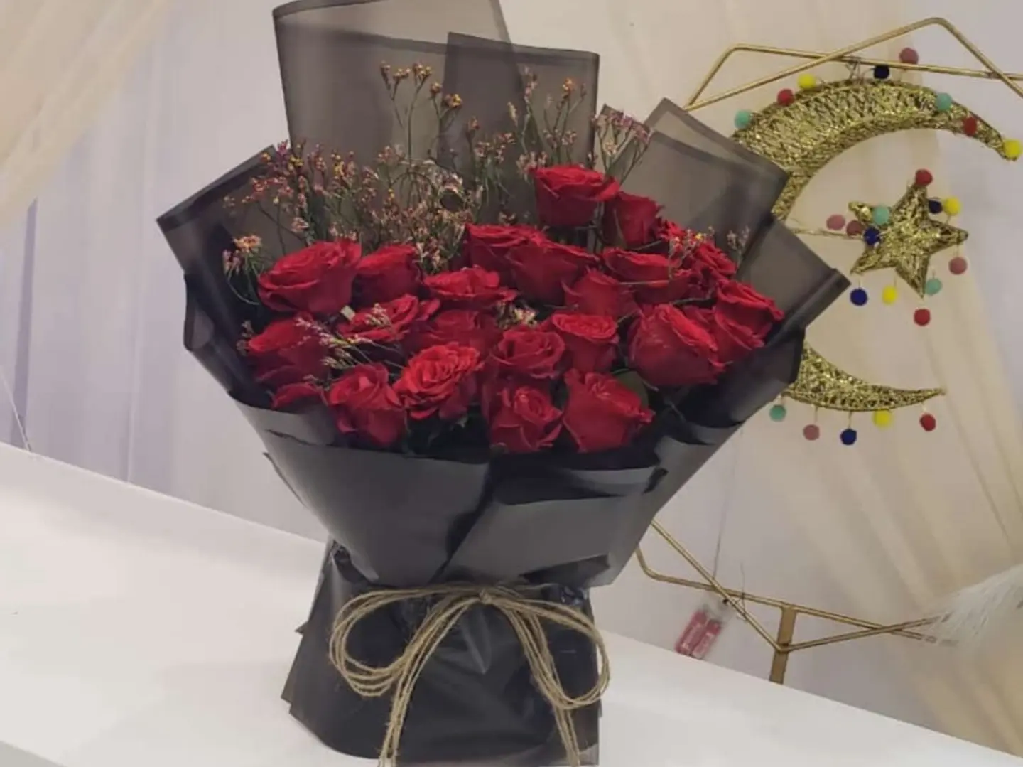 باقه ورد حمراء