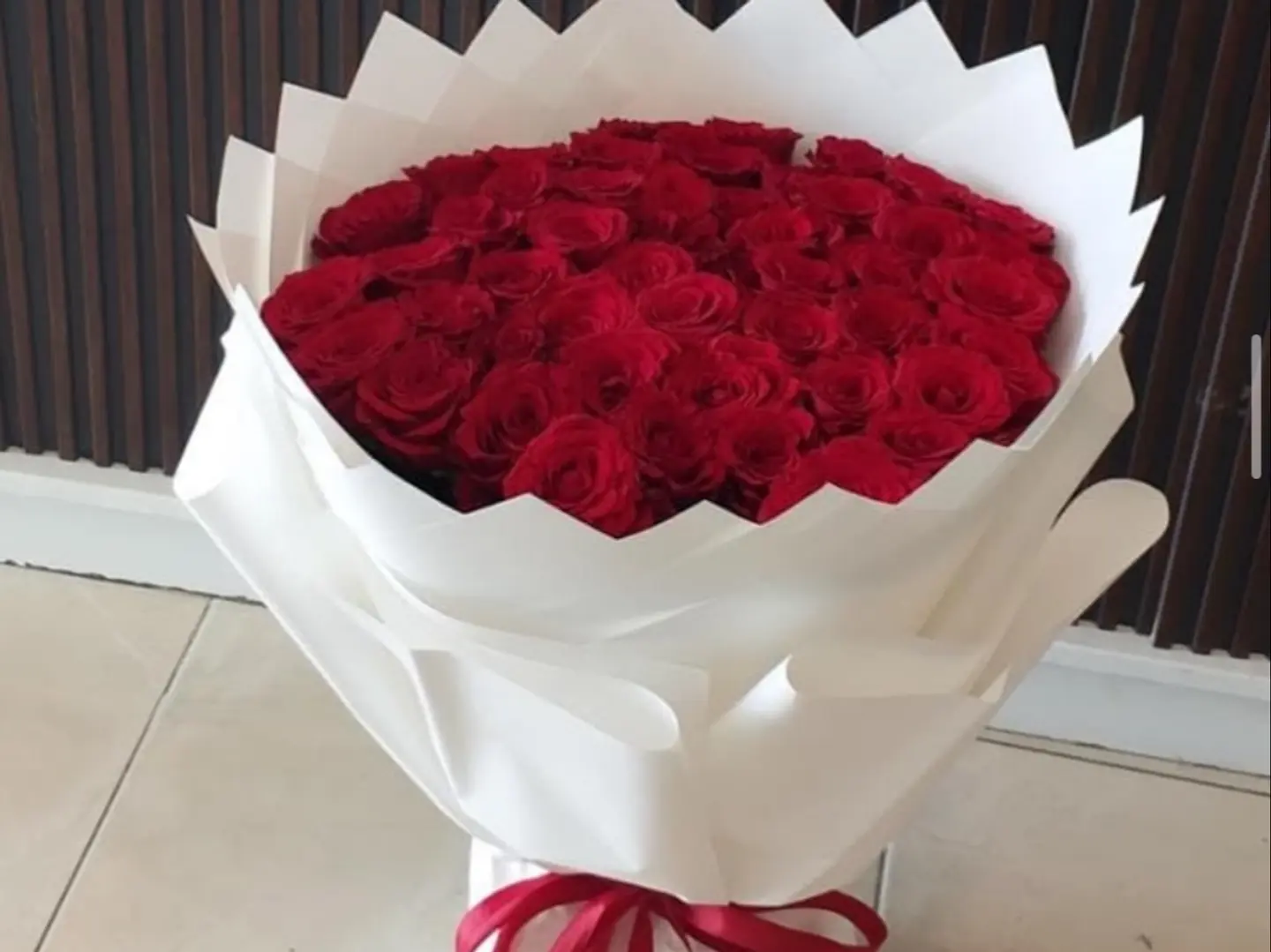 باقه حمراء دائريه