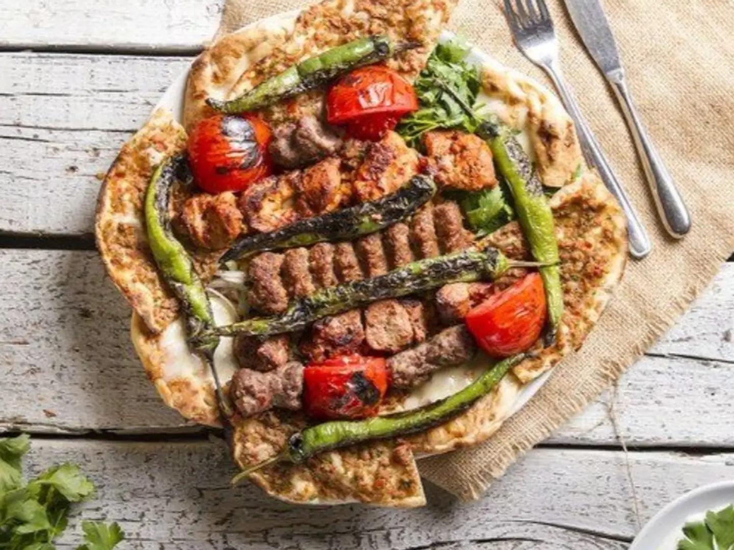 نصف كيلو مشويات مع الأرز
