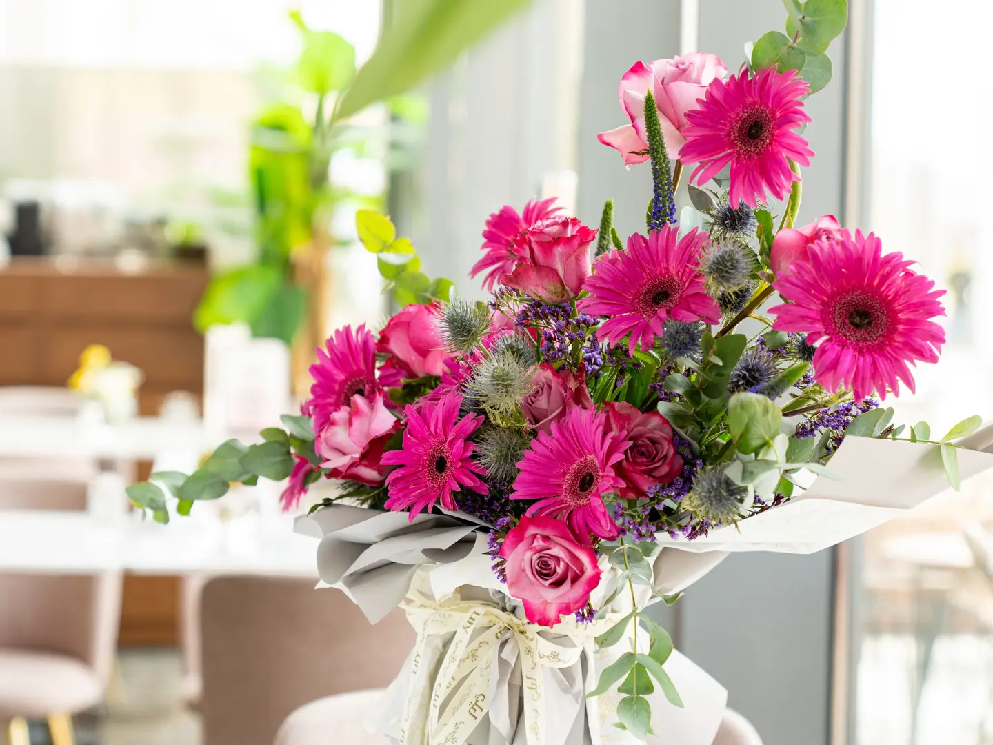 باقة الجوربيرا باللون الفوشيا