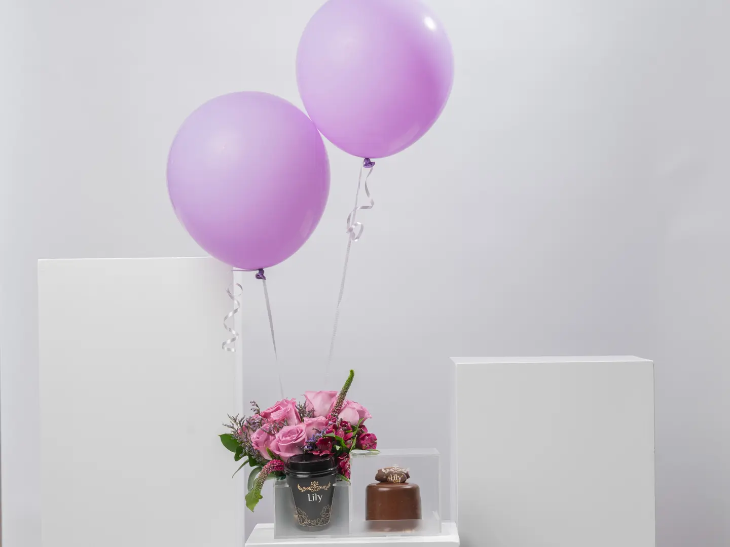 فرح بوكس ورد و كيك وقهوة و بالون