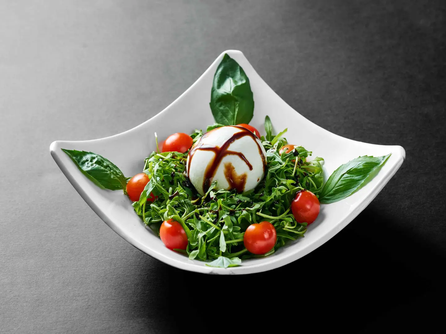 سلطة البوراتا