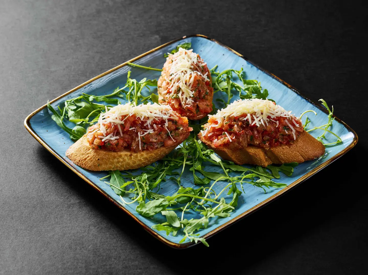 خبز بروسكيتا (3 قطع)