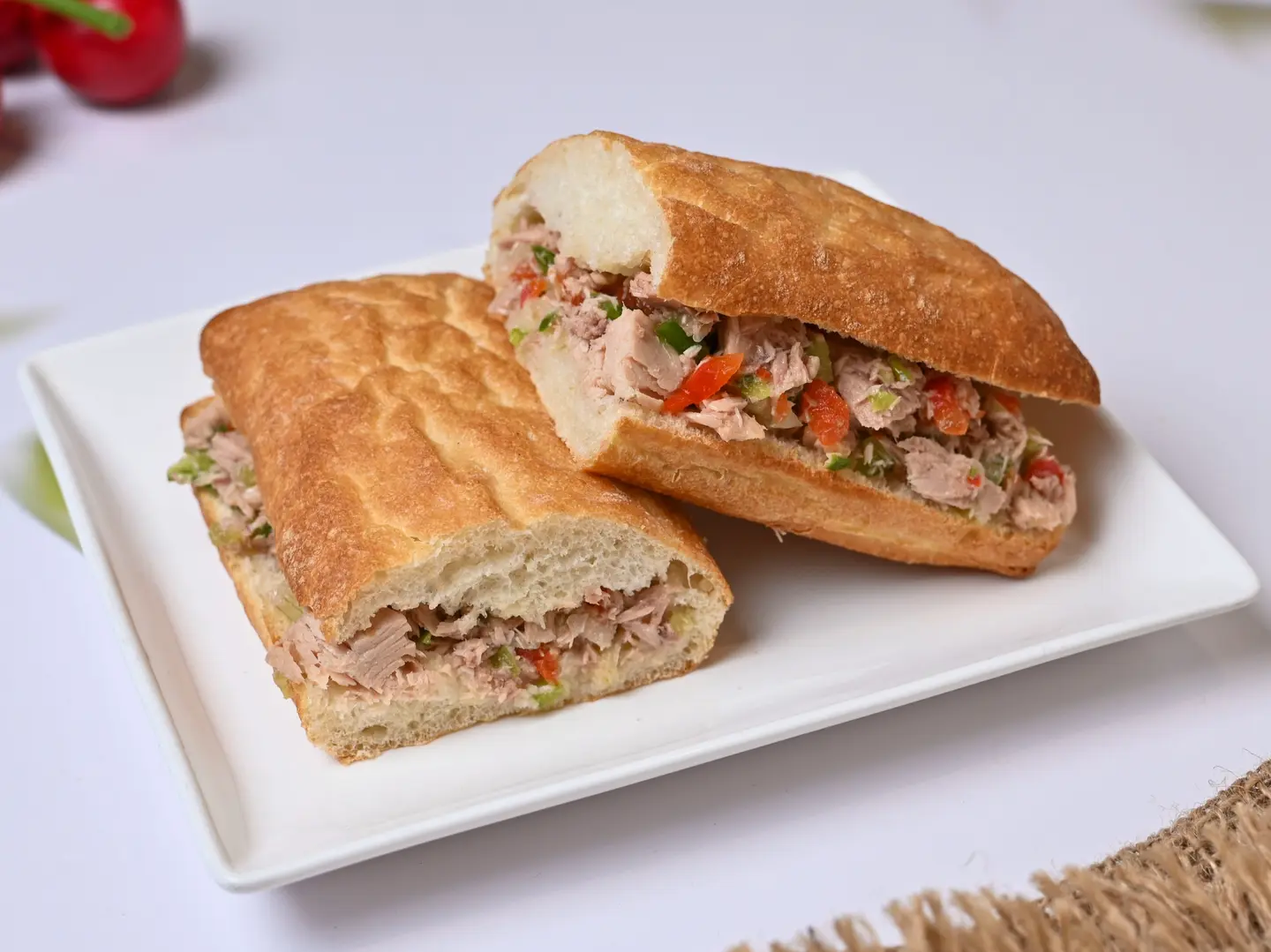 ساندويتش تونه مع الخضار