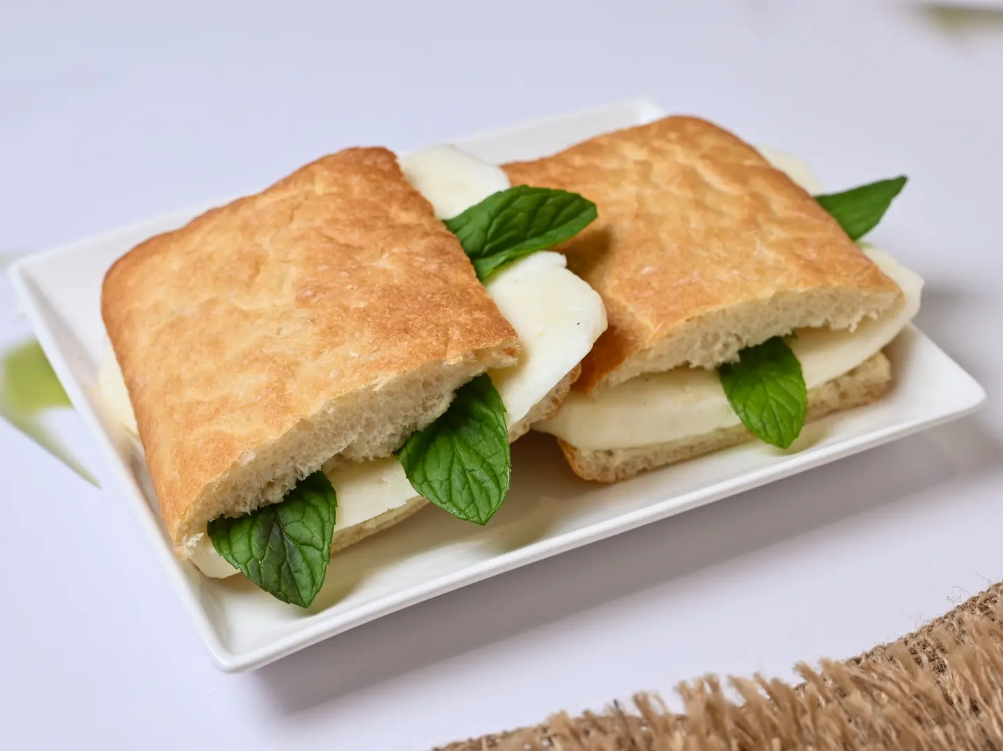 ساندويتش حلوم مشوي