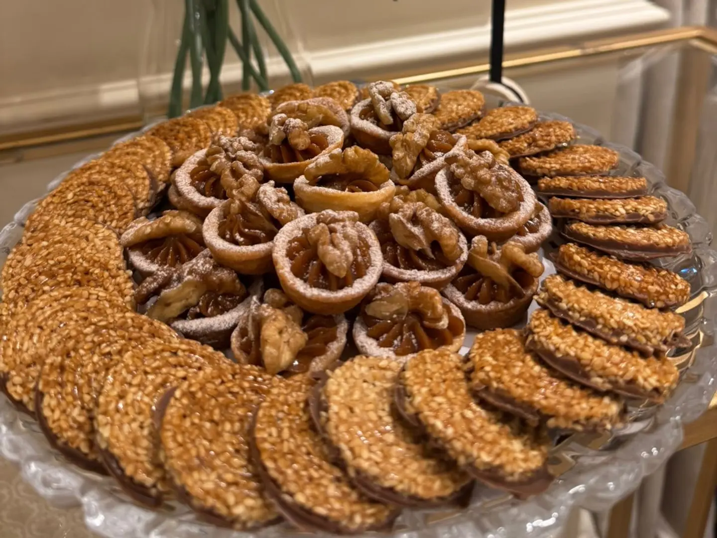 صينية تارت بيكان وشوكو السمسم