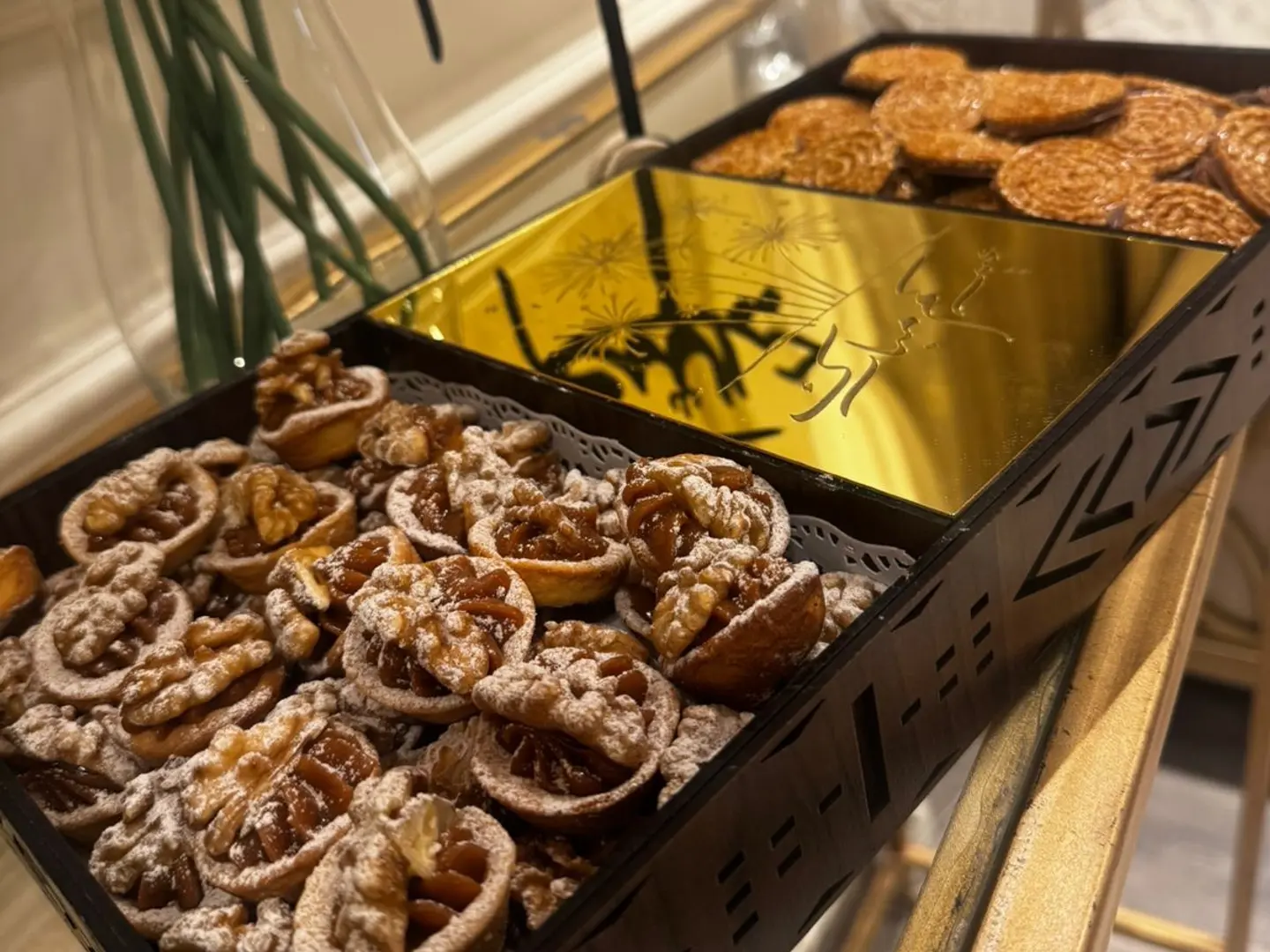 بوكس تارت البيكان وشوكو السمسم