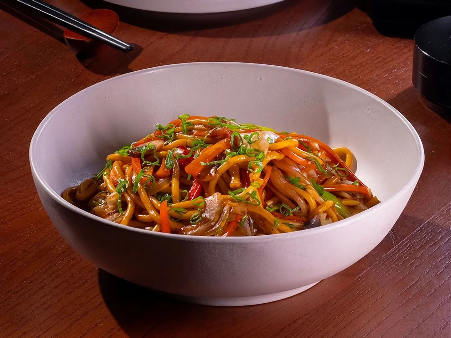 ياكي سوبا نودلز لحم