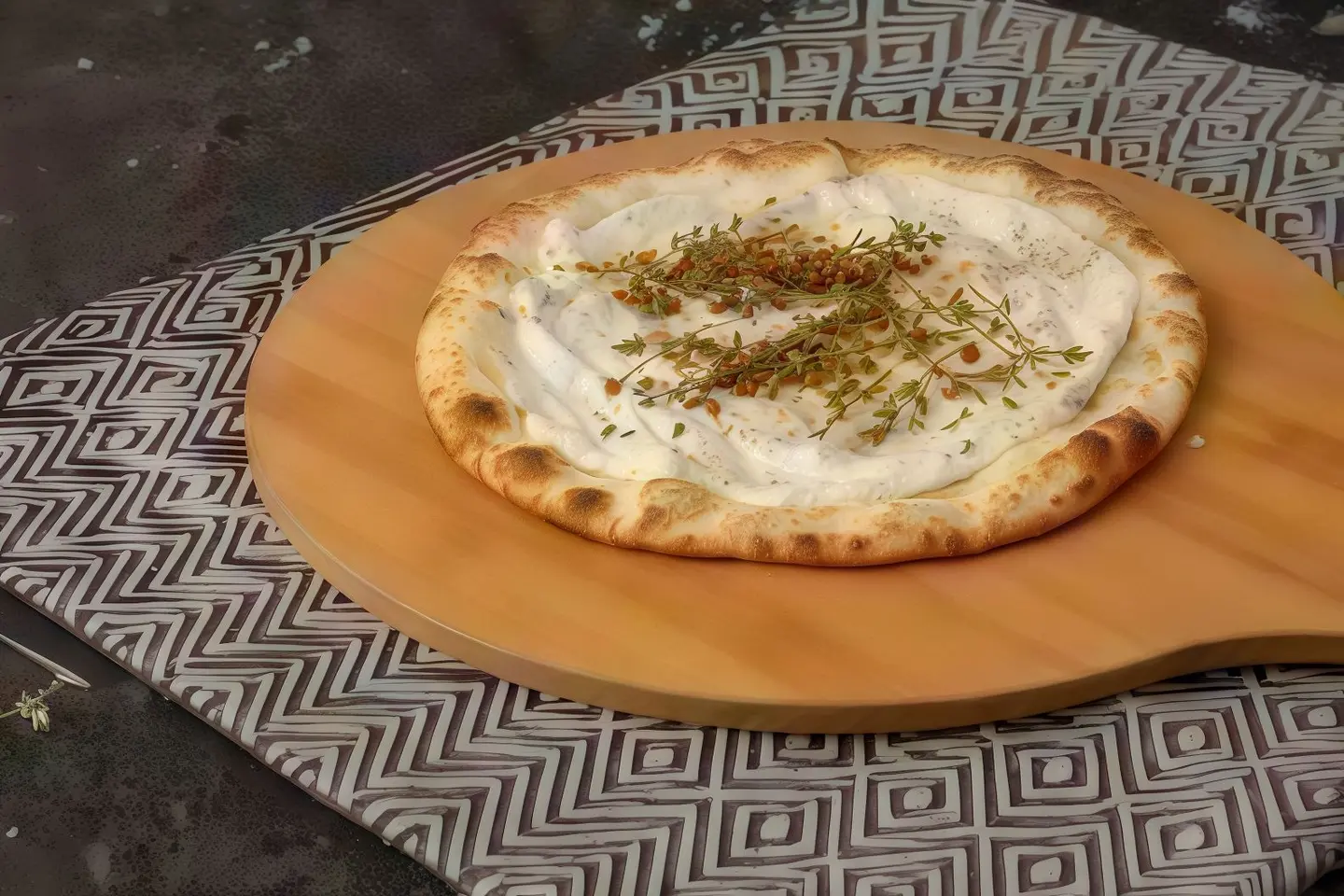 بيتزا لبنة بالزعتر