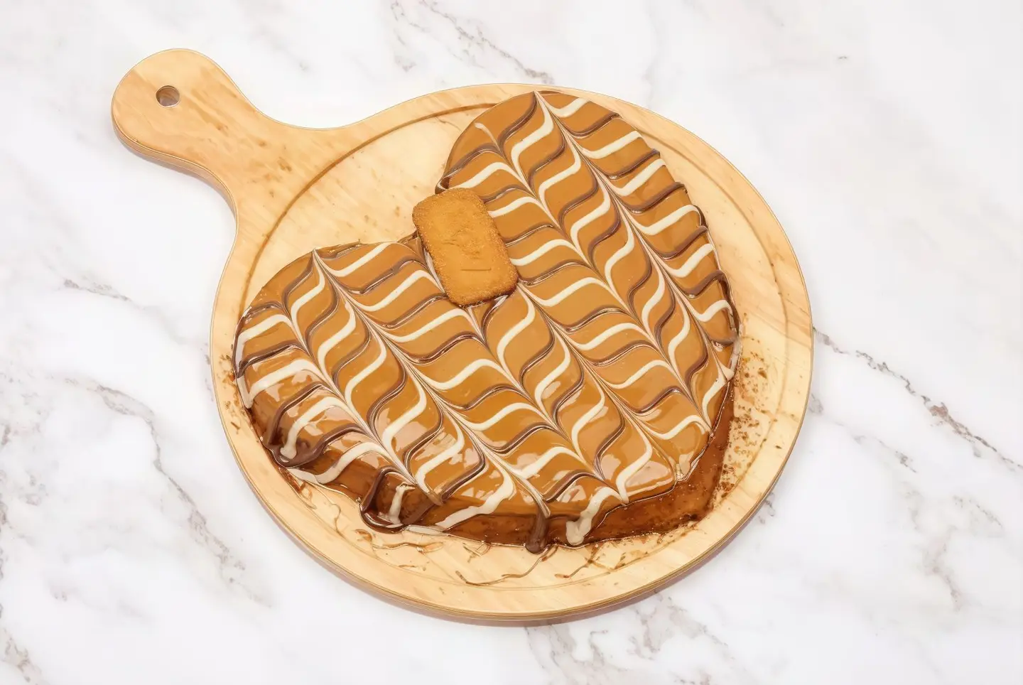 Heart Kunafah - With Sauce