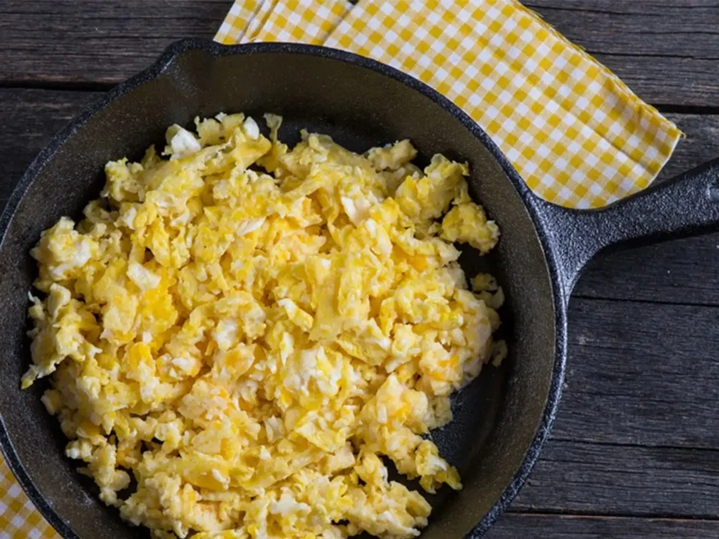 صحن بيض مقلي جبن