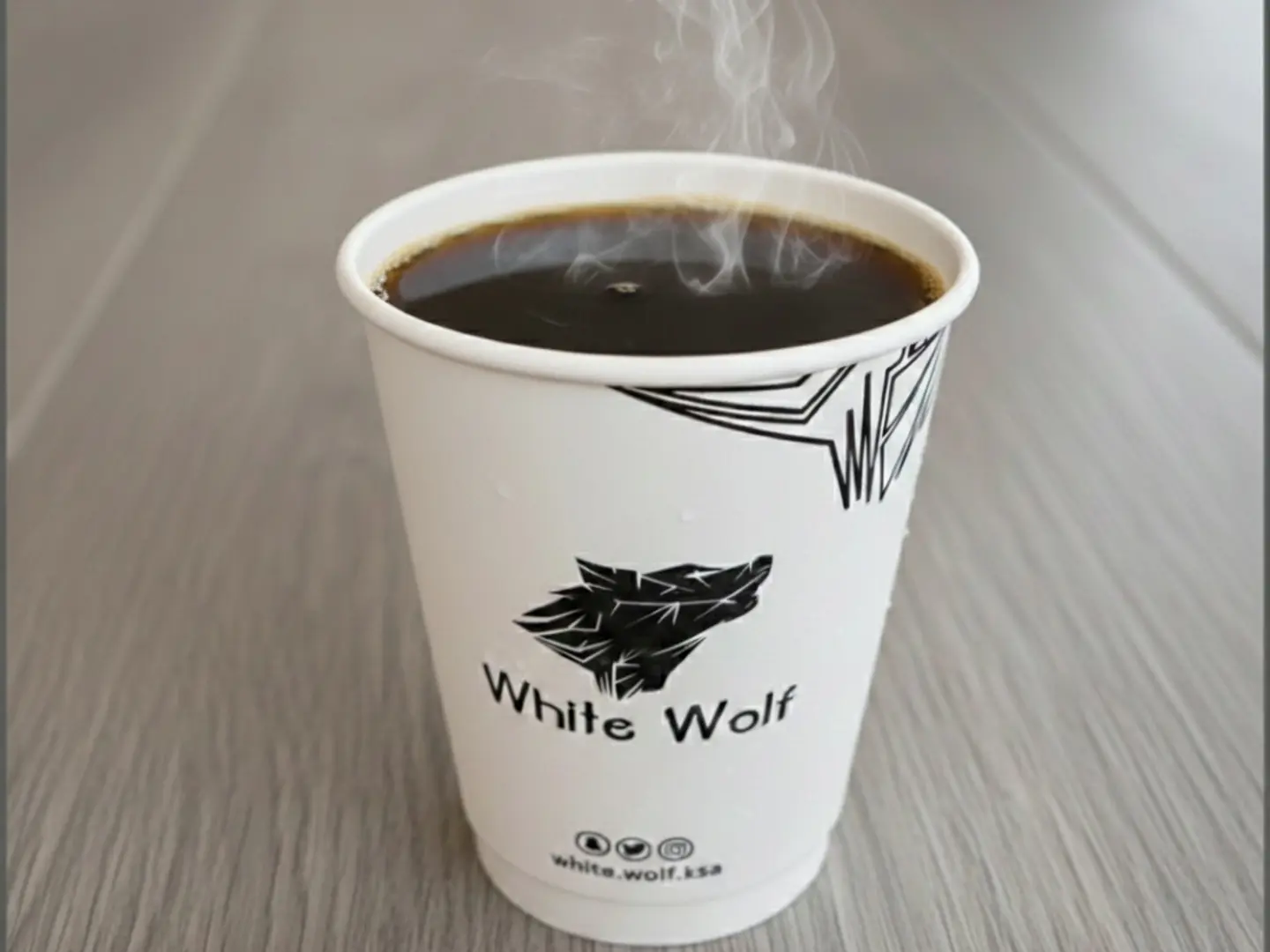 قهوة سوداء ساخنة