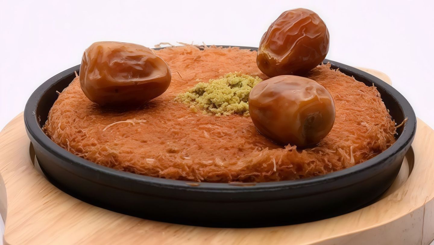 كنافة خشنة تمر بالقشطة
