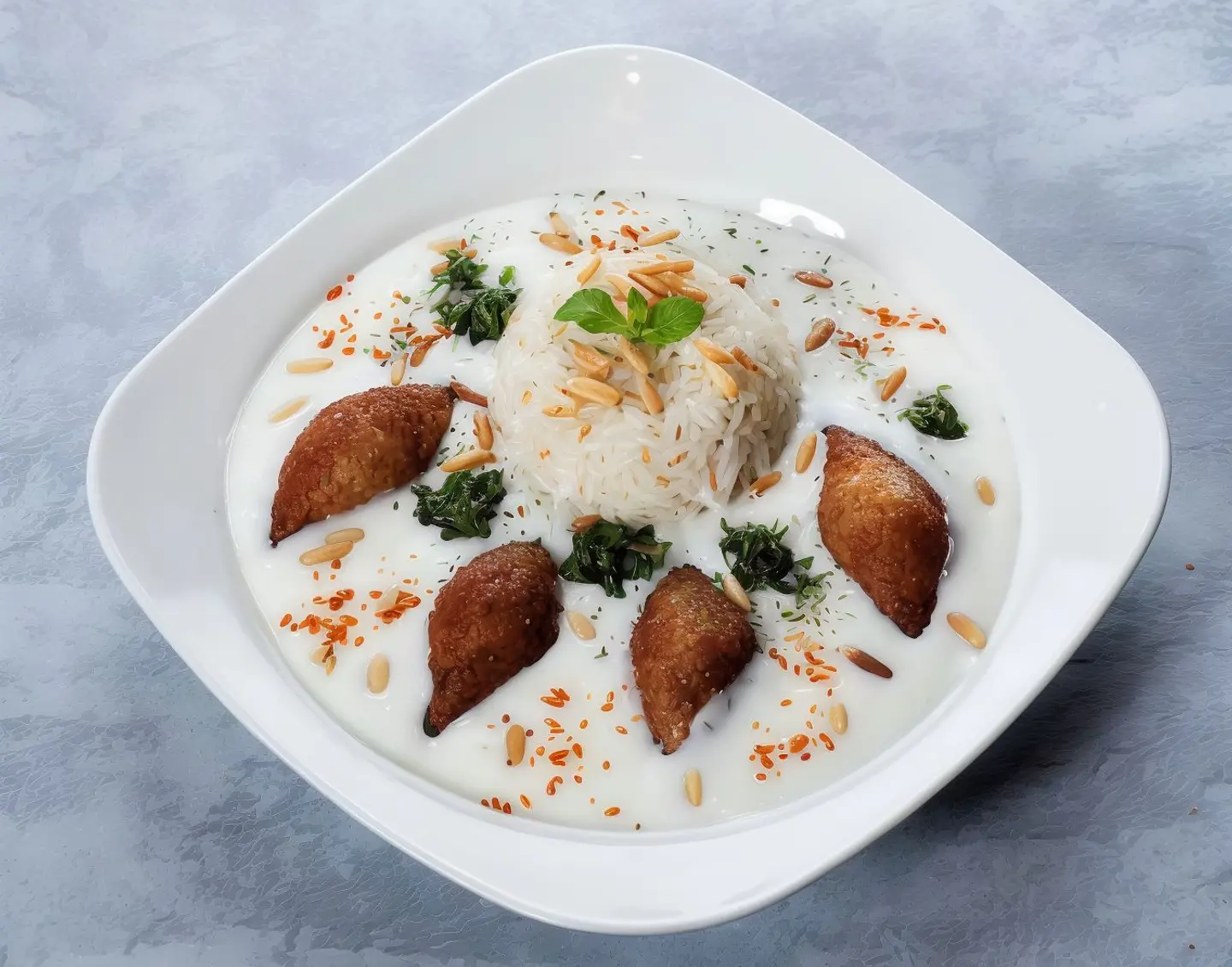 كبة لبنية مع رز بالشعيرية