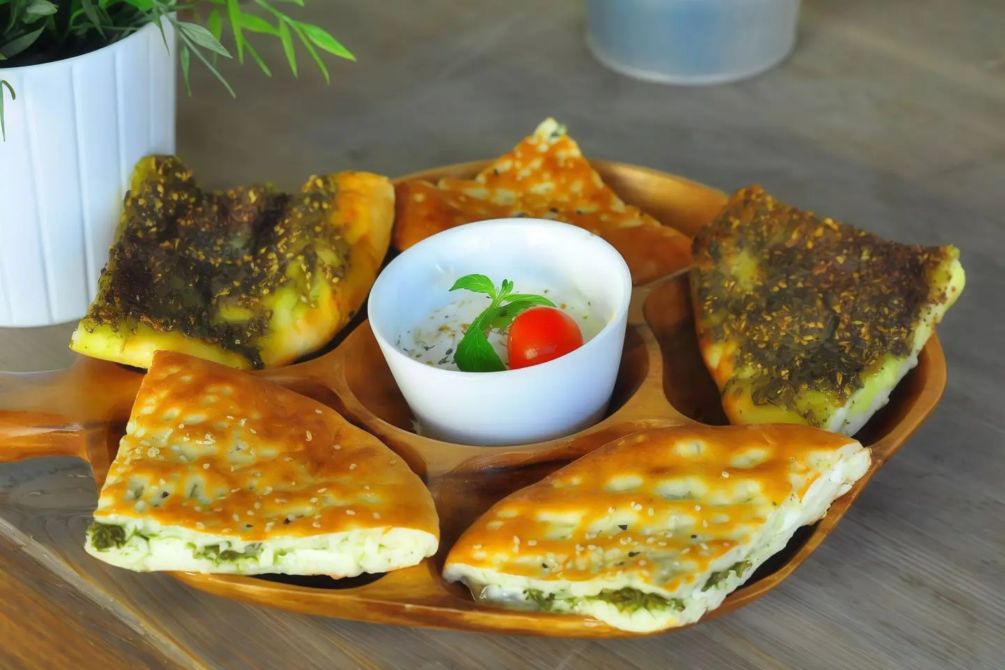 حلوم زعتر زيتون