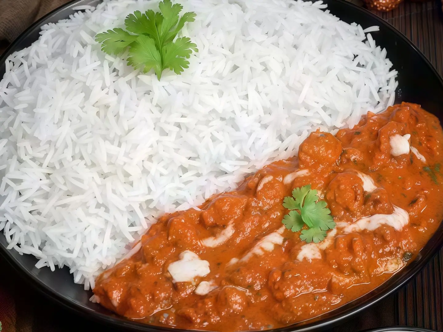 دجاج بزبده مع رز برياني او فخاري