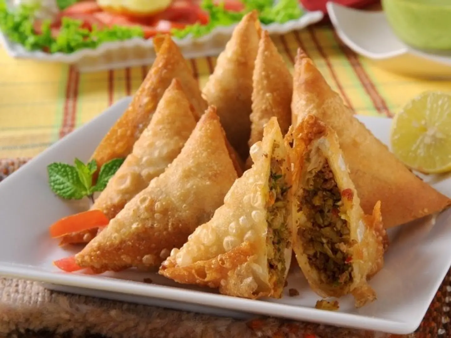 سمبوسه لحم