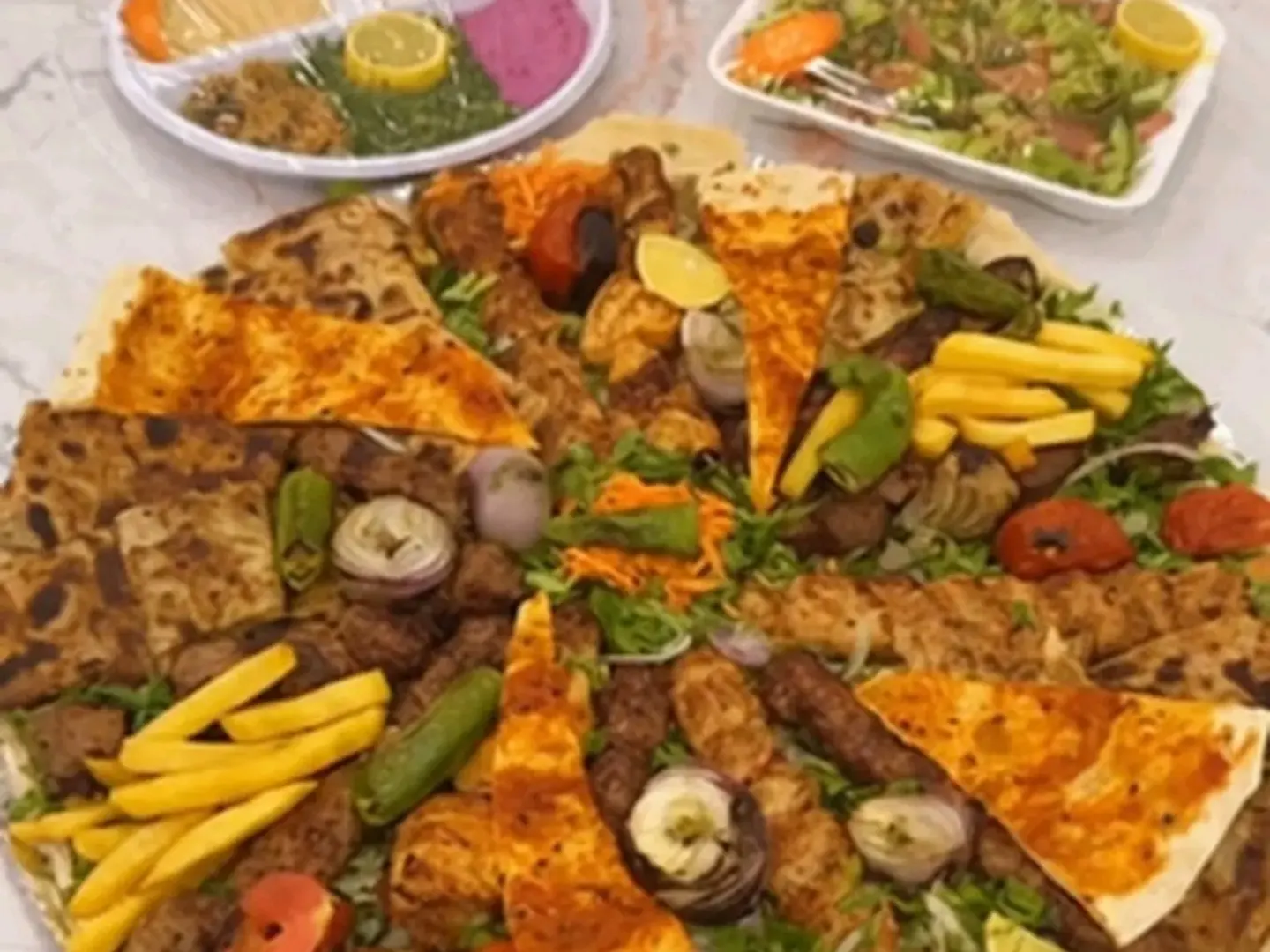 اطباق اللمة العائلة