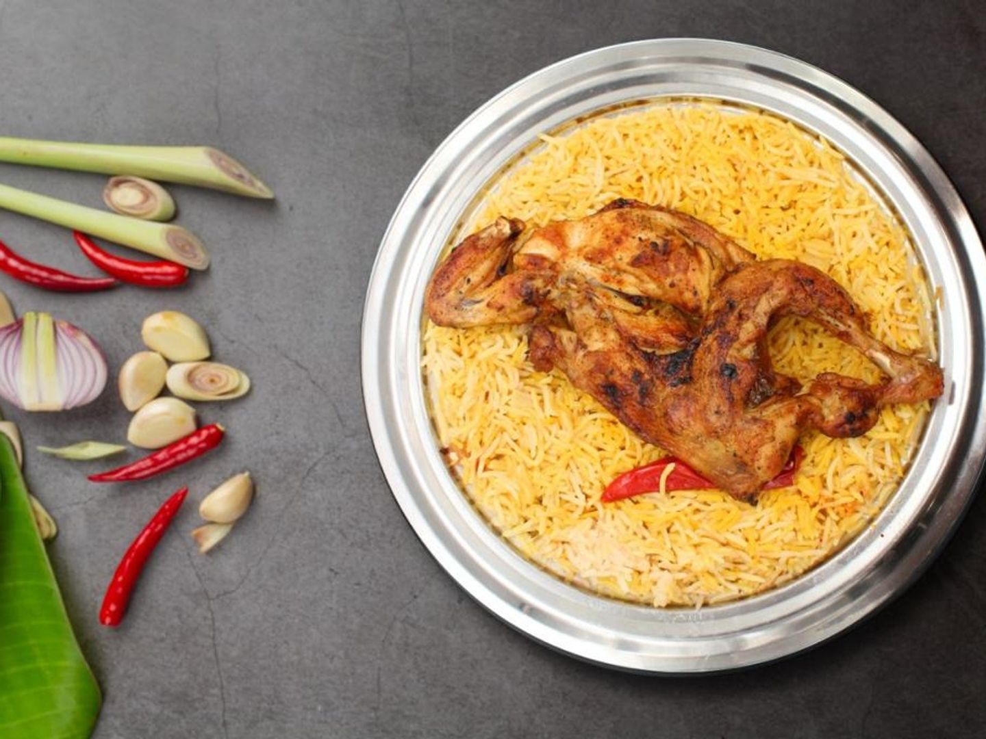 دجاج مظبي - دجاجة كاملة مثلوثة