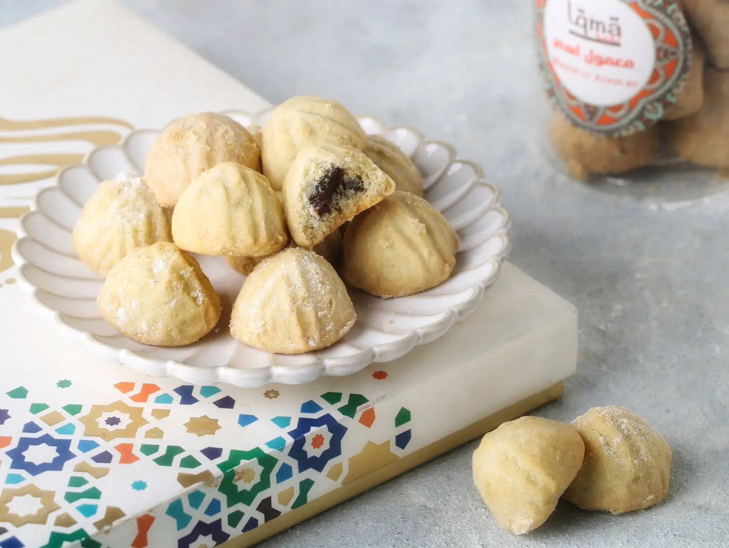White Maamoul With Date Filling - 1kg